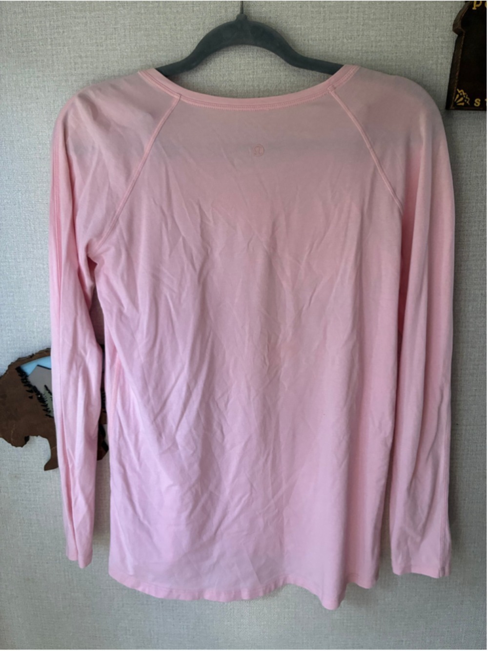 Lululemon Pink Long Sleeve Tee Size Medium - Picture 3 of 3